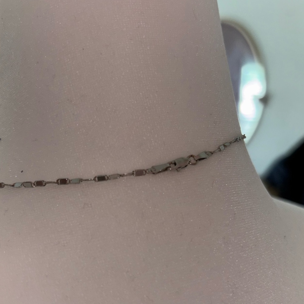 Elegant White Gold Necklace with “C” Pendant - Picture 2 of 4